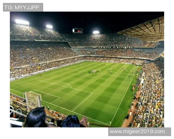 世界退役足球巨星辉煌回顾与绿茵场传奇人生解析 世界退役足球巨星辉煌回顾与绿茵场传奇人生解析