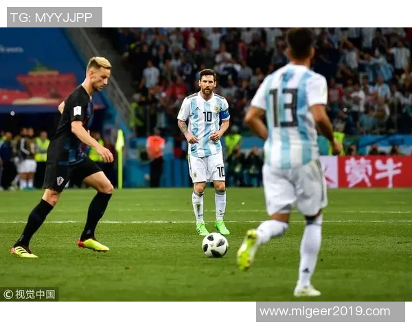 聚焦世界足球各大球队球星表现与荣耀时刻全景解析